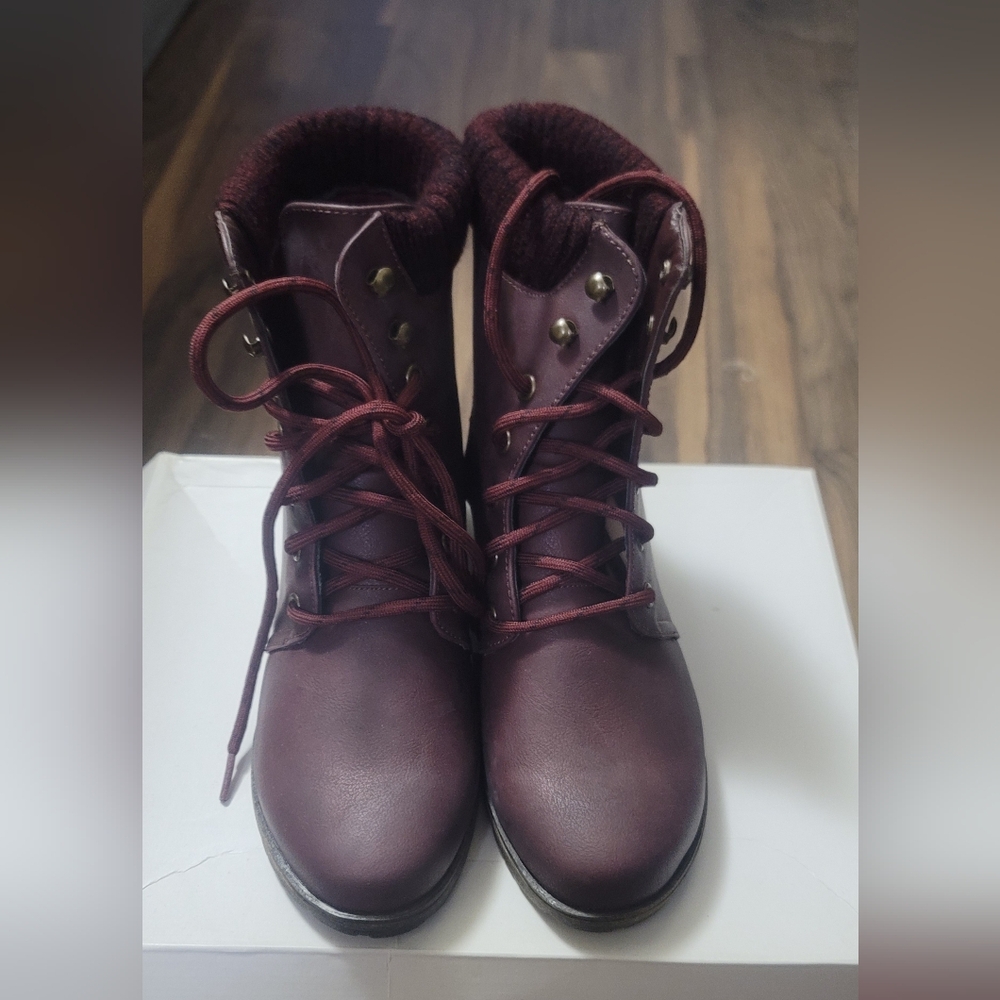 Women's Burgundy Lace-Up Boots